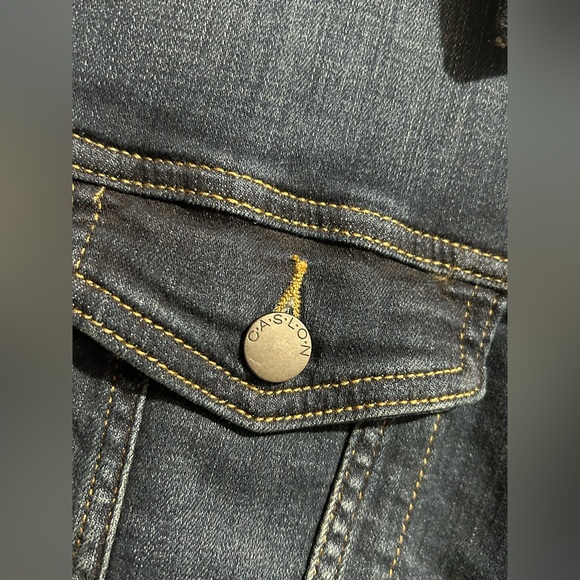Women’s Caslon Denim Jacket - Picture 2 of 3